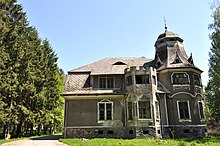 Castelul Pogány din Păclișa, județul Hunedoara, foto: mai 2012.