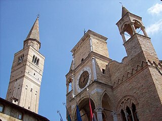 Palazzo comunale e campanile del Duomo 