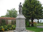 Poilu au repos (monument aux morts)