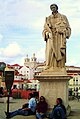 Estatua de San Vicente en el Mirador de Santa Lucía en Lisboa