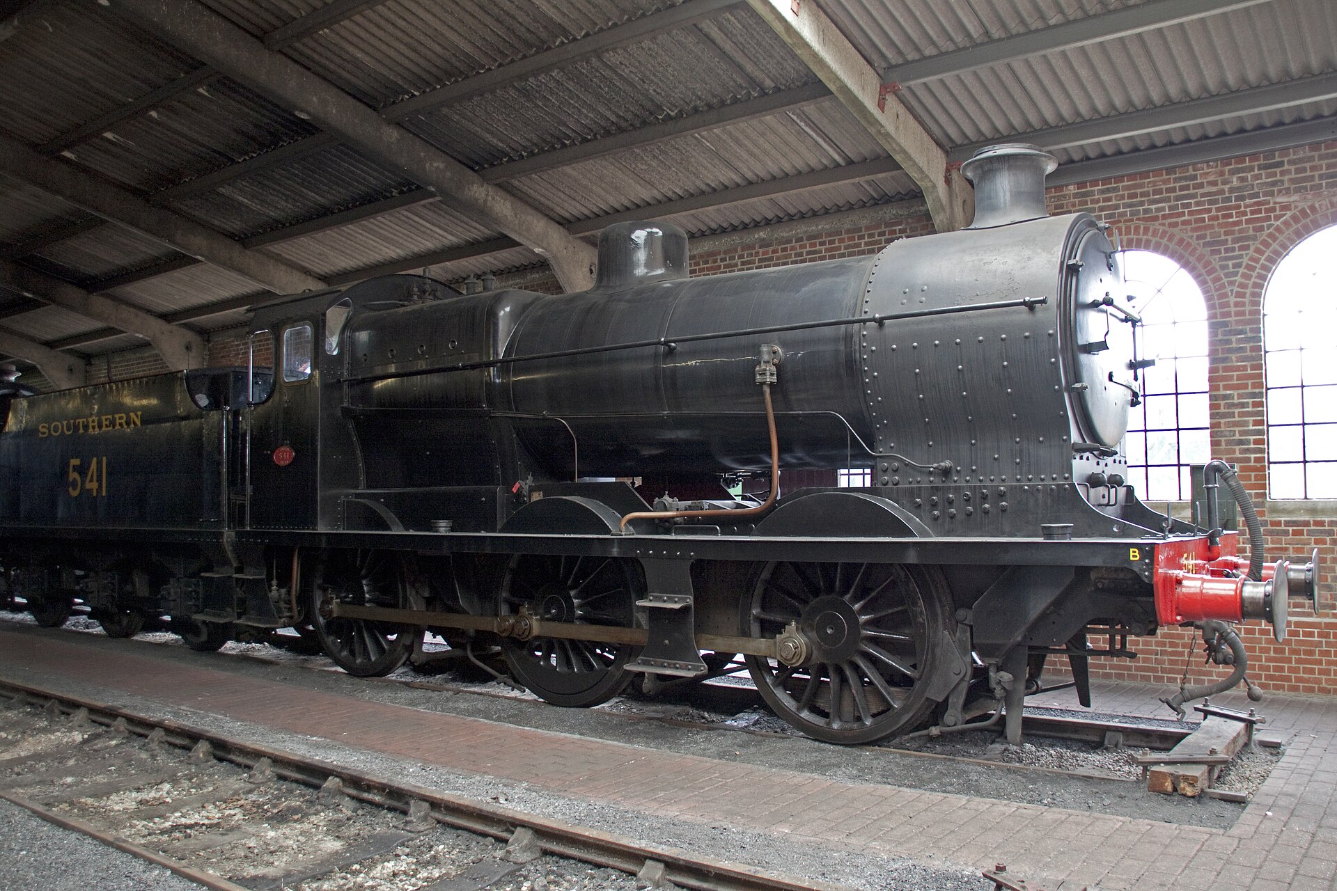 1920px-Southern_Railway_541_Bluebell_Railway.jpg