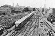 Dieselelektrische trein Materieel '34 te Utrecht CS (noordzijde); circa 1938. Collectie van het Utrechts Archief.