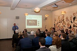 Publiczność podczas prezentacji dotyczącej Wikipedii