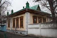 Здание городской станции скорой помощи (бывший дом зодчих Зенковых)
