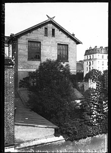 La villa, théâtre du double meurtre de l'affaire Steinheil, 6 bis, impasse Ronsin à Paris, photographiée en 1909.