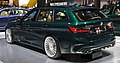 Вид сзади на полноприводную Alpina B3 Touring