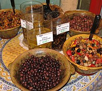 Olives provençales à l'huile d'olive.