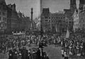 Die Gartenlaube (1885) b 356.jpg Fronleichnamsprocession auf dem alten Schranneplatz (Marienplatz) zu München im 18. Jahrhundert (D)