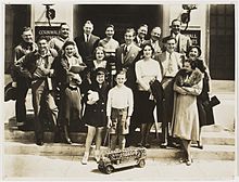 Gary Cooper, Carole Lombard y otros, Cornwall Apartments, c. 1930, por un fotógrafo desconocido