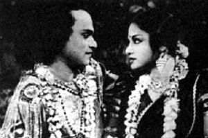 English: Screen shot from 1944 Tamil film hari...