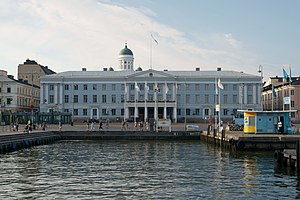 Helsingin kaupungintalo satamasta.jpg