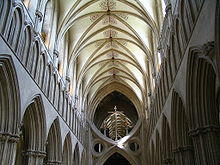 In Wells Cathedral the horizontal is emphasised, rather than the vertical. Interieur cathedrale de wells.JPG