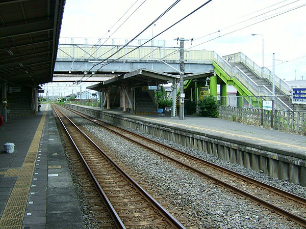 600px-JREast-Uchibo-line-Iwane-station-platform.jpg