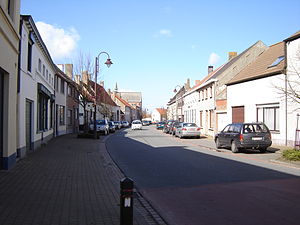 Dorpsstraat, hoofdweg door het dorpscentrum