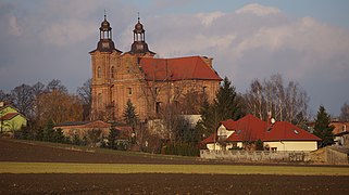 Kościół pw. św. Mikołaja Biskupa w Lądku. Widok od strony południowo-zachodniej.