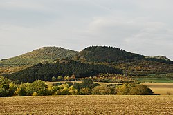 Pohled na vrch Kuzov z Třebívlic