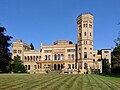 Schloss mit Park, Grotte und Parkmauer (ehem. Außenwand eines Gewächshauses)