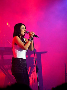 Ninet Tajib během koncertu na Den nezávislosti v telavivském parku Jarkon, 2007