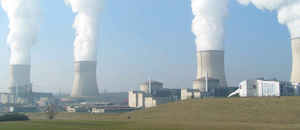 English: Nuclear power plant in Cattenom, Fran...