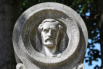 Francisque Duret, Paris, cimetière du Père-Lachaise.