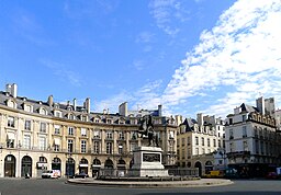 Place des Victoires.