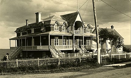 Presbytère de la paroisse Notre-Dame-Immaculée de Roberval vers 1900