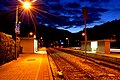 Haltestelle Puchenau-West am späten Abend