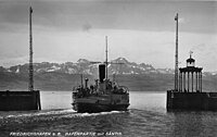 Die Stadt Konstanz verlässt um 1925 den Hafen von Friedrichshafen. Im Hintergrund Alpstein mit Säntis