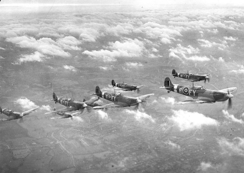 800px-SpitfireIX_611Sqn_8_Biggin_Hill_1943.jpg