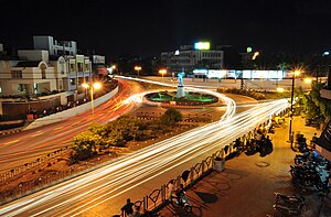 Bawah jambatan, bulatan Rani Lakshmibai.