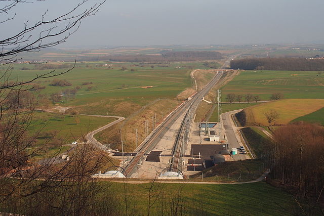 Tracks exiting the Saverne Tunnel's west portal in March 2016