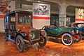 Stevens-Duryea Model U limo de 1908 (marrón) y Chevrolet Royal Mail Roadster de 1915 (verde)