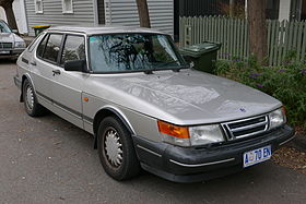 1993 Saab 900 (TU5M) Turbo 5-door hatchback (2015-06-18) 01.jpg