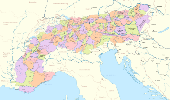 Karte der Gebirgsgruppen in den Alpen. Einteilung nach AVE für die Ostalpen, nach Höhne für die östlichen Westalpen, nach Bergalbum für die westlichen Westalpen.