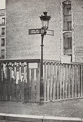 Candélabre console avec inscription des noms des rues, 1878