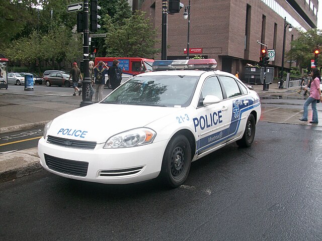 FileChevrolet Impala 2011 Montreal 