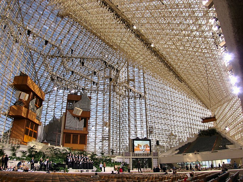 File:CrystalCathedral.jpg