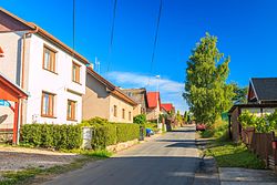 Main street with the municipal office