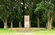 Pionierdenkmal neben der Brücke auf dem westlichen Fuldaufer