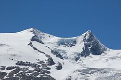 Hoher Zaun (vlevo) a Schwarze Wand (vpravo) z doliny Gschlößtal