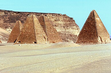 Πυραμίδες στο Τζεμπέλ Μπαρκάλ