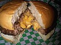 Бургер Джуси Люси - 5-8 Club, Миннеаполис, Миннесота.jpg