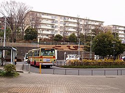 鳶尾団地折返場 (あ064)