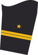 Ärmelabzeichen der Jacke (Dienstanzug) eines Oberleutnants zur See (Truppendienst)