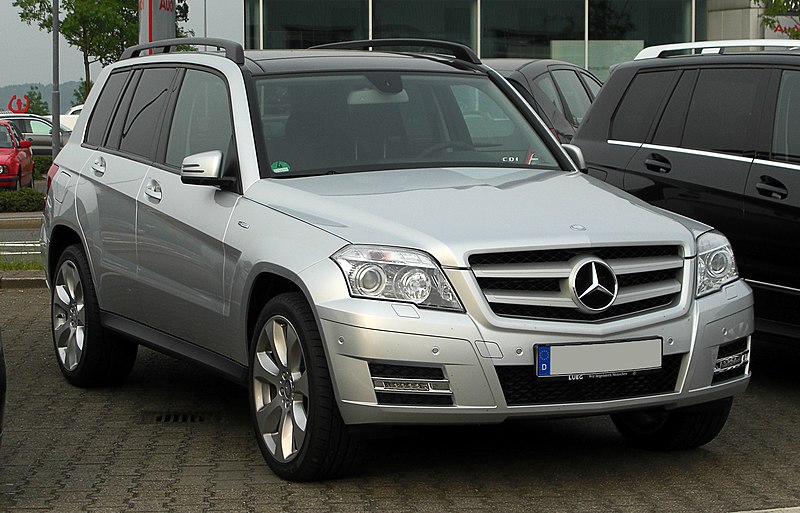800px-Mercedes-Benz_GLK-Klasse_BlueEFFICIENCY_%28X_204%29_%E2%80%93_Frontansicht%2C_19._Mai_2011%2C_Velbert.jpg