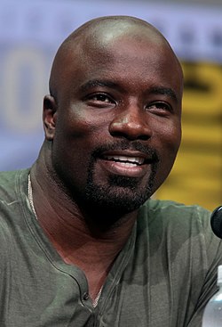 Mike Colter på San Diego Comic-Con, 2017.