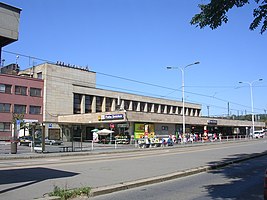 Bahnhof Praha-Smíchov, Straßenseite