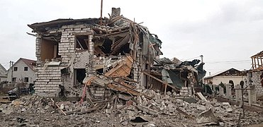Ødelagt bygning efter Ruslands invasion af Ukraine 2022