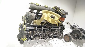 912エンジンのカットモデル