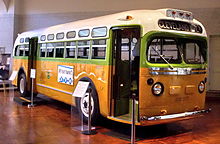 Photographie du bus dans lequel Rosa Parks est montée le 1 décembre 1955 au musée Henry Ford, à Dearborn, dans le Michigan.